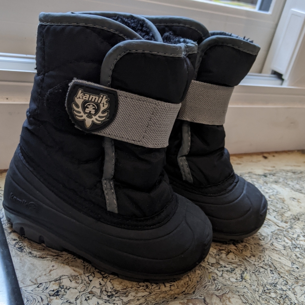 Kamik Toddler Black snow boots waterproof, size 5